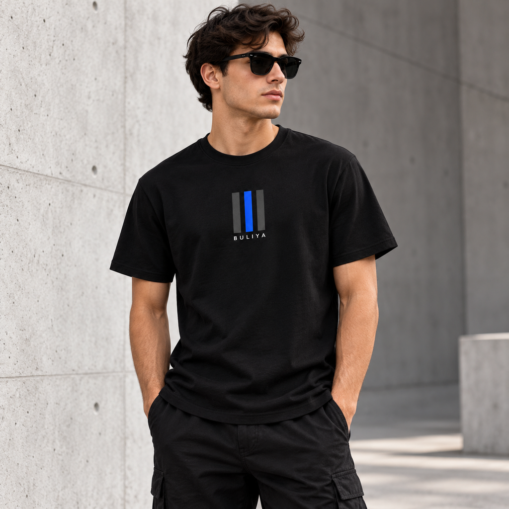 BULIYA Minimal Essential Tee black lifestyle model