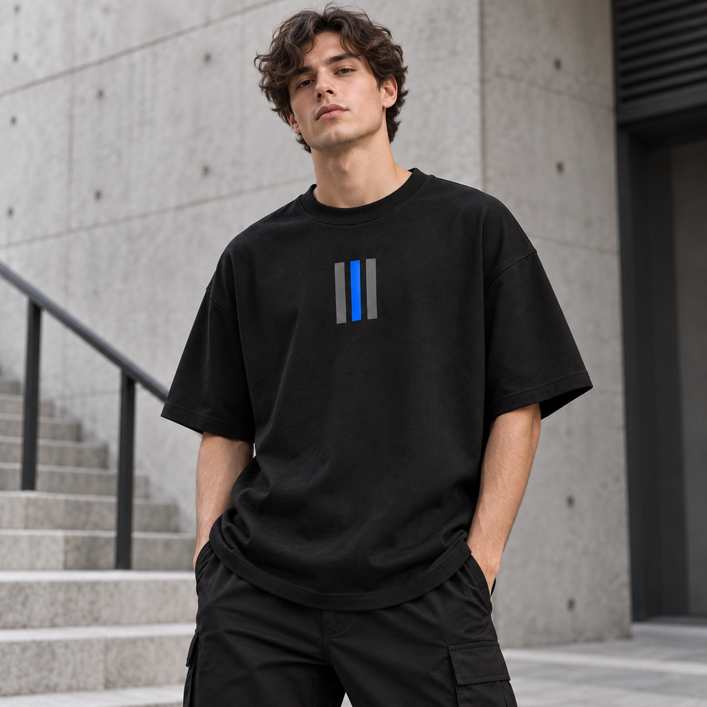 BULIYA Oversized Street Tee black lifestyle model